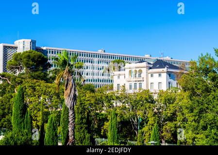 LISBONA, PORTOGALLO - 9 ottobre 2018: Henrique Mendonca Mansion vicino Amalia Rodrigues Garden a Lisbona. Foto Stock