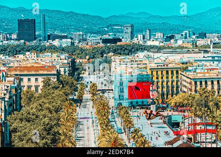 Barcellona, Spagna - 12 giugno 2017:Barcelona- capitale dell autonomia della Catalogna. Panorama dal monumento a Cristoforo Colombo su Barcellona. Foto Stock