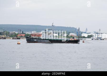 Varna, Bulgaria - 16 luglio 2014: La barca 218 della Marina bulgara si trova alla base navale di Varna Foto Stock