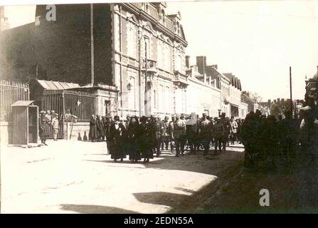 Obsèques du lieutenant Madelin et de l'adjudant Degond tués à l'ennemi (guerre de 1914-1918)-Foto 2 su 3. Foto Stock