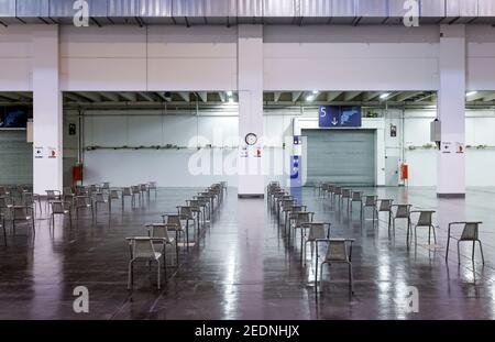 12.12.2020, Essen, Renania Settentrionale-Vestfalia, Germania - Corona Vaccination Centre Essen nelle sale di Messe Essen, più di 2,000 persone saranno vac Foto Stock