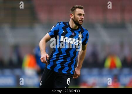 Stefan De Vrij (FC Internazionale) durante il FC Internazionale vs SS Lazio, una partita di calcio italiana a Milano. , . Febbraio 14 2021 (Foto di IPA/Sipa USA) Credit: Sipa USA/Alamy Live News Foto Stock