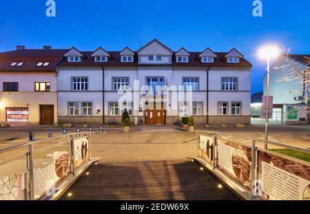 Municipio nella città di Senec, piazza principale - Slovacchia Foto Stock