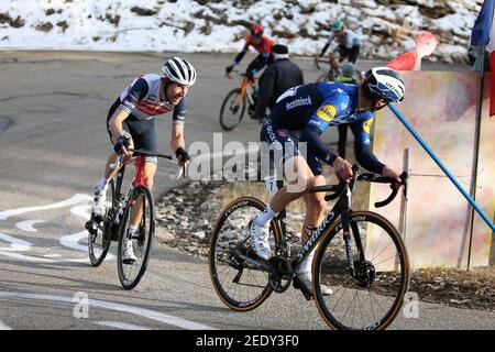 Mauri Vansvenant di Deceuninck - Quick Step e Bauke Mollema di Trek - Segafredo durante il Tour de la Provence, fase 3, IS / LM Foto Stock