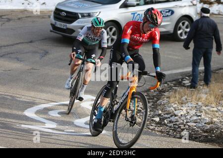 Jack Haig del Bahrain - vittorioso e Patrick Konrad di BORA - hansgrohe durante il Tour de la Provence, fase 3, Istres a / LM Foto Stock