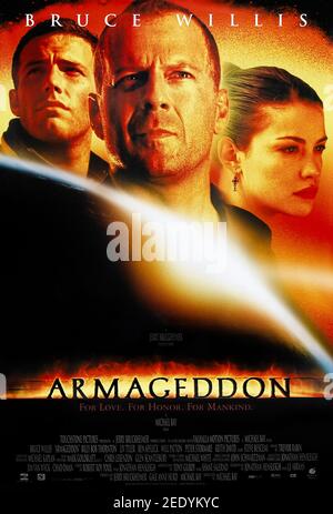 Armageddon (1998) diretto da Michael Bay con Bruce Willis, Billy Bob Thornton e ben Affleck. Dopo aver scoperto che un asteroide delle dimensioni del Texas avrà un impatto sulla Terra in meno di un mese, la NASA recluterà una squadra di driller a nucleo profondo per salvare il pianeta. Foto Stock