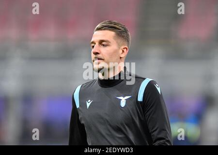 Milano, Italia. 14 Feb 2021. Sergej Milinkovic-Savic del Lazio si sta riscaldando prima della Serie A partita tra Inter Milano e Lazio a Giuseppe Meazza a Milano. (Photo Credit: Gonzales Photo/Alamy Live News Foto Stock