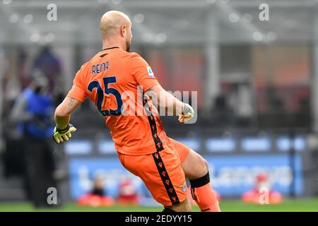 Milano, Italia. 14 Feb 2021. Il portiere laziale Pepe Reina (25) ha visto nella serie UNA partita tra Inter Milano e Lazio a Giuseppe Meazza a Milano. (Photo Credit: Gonzales Photo/Alamy Live News Foto Stock