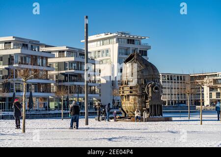 Thomasbirne am verschneiten Phönixsee in Dortmund, Nordrhein-Westfalen, Deutschland, Europa | Thomasbirne al lago nevoso Phoenix-See di Dortmund, Foto Stock