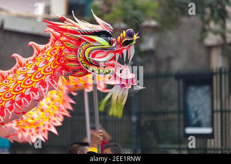 Saint Denis, Reunion Island - 07 2015 agosto: Danza del Drago durante il Guan di Festival. Foto Stock