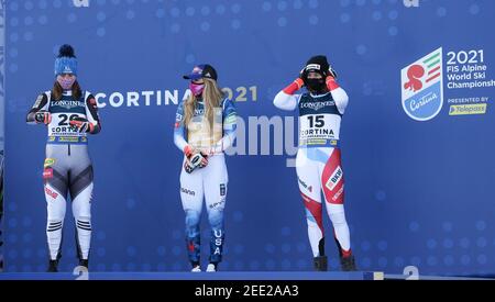 Cortina (BL, Italia. 15 Feb 2021. Cortina (BL), Italia, Olympia delle Tofane, 15 febbraio 2021, Podium nel corso del 2021 Campionati mondiali di SCI alpino - Alpine Combined - Donne - gara di sci alpino Credit: Sergio Bisi/LPS/ZUMA Wire/Alamy Live News Foto Stock