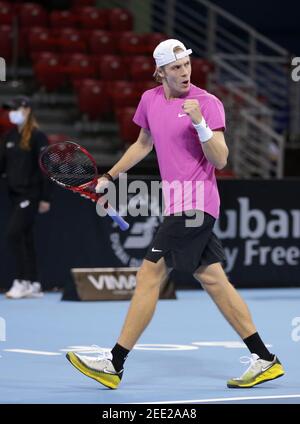 Sofia, Bulgaria - 10 novembre 2020: Denis Shapovalov del Canada reagisce durante la sua partita ATP 250 Sofia Open contro Radu Albot della Moldova. Foto Stock