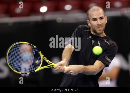 Sofia, Bulgaria - 12 novembre 2020: Adrian Mannarino francese in azione durante il suo quarto finale di incontro contro Radu Albot moldova durante la Sofia Foto Stock