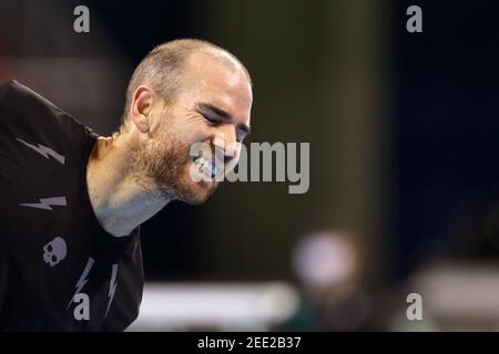 Sofia, Bulgaria - 12 novembre 2020: Adrian Mannarino, francese, reagisce durante il suo incontro di quarto-finale contro Radu Albot della Moldavia durante l'ope di Sofia Foto Stock