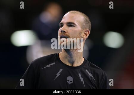 Sofia, Bulgaria - 12 novembre 2020: Adrian Mannarino, francese, reagisce durante il suo incontro di quarto-finale contro Radu Albot della Moldavia durante l'ope di Sofia Foto Stock