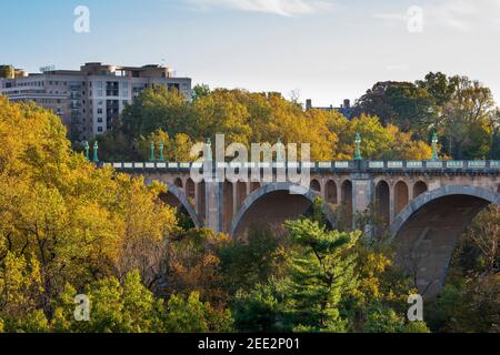 Il ponte Taft (noto anche come Connecticut Avenue Bridge o William Howard Taft Bridge) a Washington DC. Foto Stock