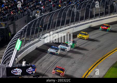 Daytona Beach, Florida, Stati Uniti. 14 febbraio 2021 jamie McMurray corre per la posizione di Daytona 500 al Daytona International Speedway di Daytona Beach, Florida. Credit: Logan Arce/ASP/ZUMA Wire/Alamy Live News Foto Stock