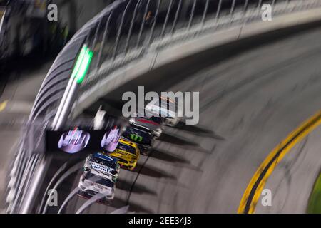 Daytona Beach, Florida, Stati Uniti. 14 febbraio 2021 jamie McMurray si batte per la posizione di Daytona 500 al Daytona International Speedway di Daytona Beach, Florida. Credit: Logan Arce/ASP/ZUMA Wire/Alamy Live News Foto Stock