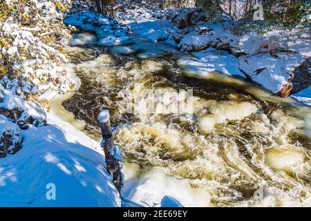 Marble Rapids Eels Creek Apsley Ontario Canada in inverno Foto Stock