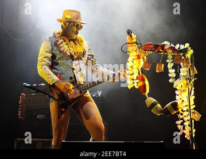 Londra, Regno Unito. 21st febbraio 2014. WES Borland of Limp Bizkit si esibisce sul palco al NME Show presso la Brixton Academy di Londra. REGNO UNITO. Foto Stock