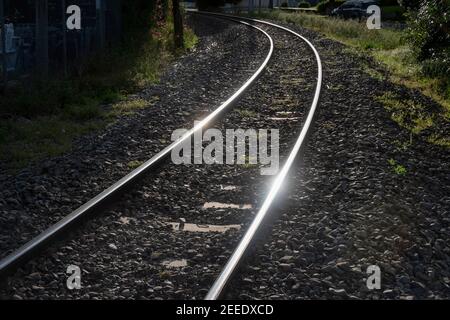 Linea ferroviaria curva, filiale di Castlecliff, Wanganui, Isola del Nord, Nuova Zelanda Foto Stock