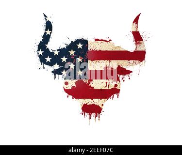 Silhouette di testa di un toro nei colori della bandiera americana con spruzzi di vernice, sangue fluente isolato su un bianco. Silhouette con bandiera americana in Foto Stock