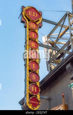 Segno o cartellone di Ed Mirvish Theatre. Le Ed Mirvish Theatre è un film storico e giocare il teatro nel centro cittadino di Toronto, Ontario, Canada. Foto Stock