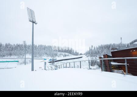 Lahti, Finlandia, 14 febbraio 2021 Sci, trampolino di lancio dello stadio sportivo. Vista invernale. Foto di alta qualità Foto Stock