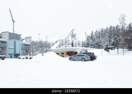 Lahti, Finlandia, 14 febbraio 2021 Sci, trampolino di lancio dello stadio sportivo. Vista invernale. Foto di alta qualità Foto Stock