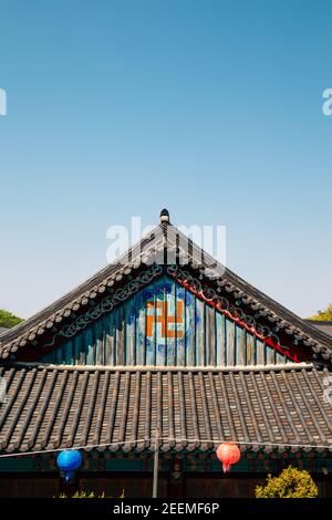 Tempio di Gakwonsa architettura tradizionale coreana a Cheonan, Corea Foto Stock