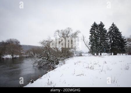 Il fiume Ruhr prati vicino Wetter, inverno, neve, Ruhr Area, Nord Reno-Westfalia, Germania. Die Ruhrauen bei Wetter, Inverno, Schnee, Ruhrgebiet, No Foto Stock