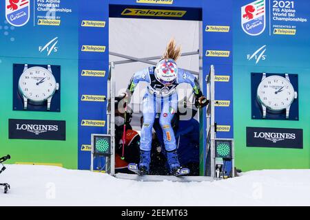 Cortina Italia, 16 febbraio 2021, Marta BASSINO (ITA) durante i Campionati mondiali DI SCI alpino 2021 FIS - Parallel Giant Slalom - Donne - gara di sci alpino Credit: Luca Tedeschi/LPS/ZUMA Wire/Alamy Live News Foto Stock