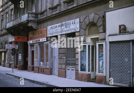 Wien, Gonzagagasse, alte Textilgeschäfte Foto Stock
