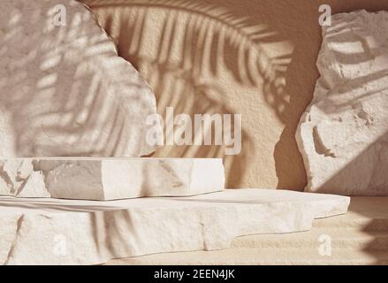 Podio in pietra di alta qualità su sfondo marrone beige per il confezionamento e la presentazione cosmetica. mock-up di rendering 3d per mostre e presentazioni di prodotti. Foto Stock