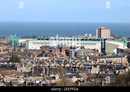 I tetti di Leith e lo stadio Hibernian Football Club Foto Stock