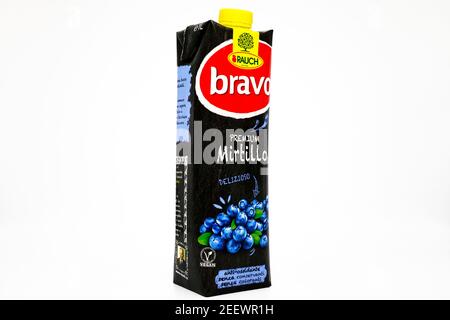 Bravo RAUCH succo di frutta di mirtilli Foto stock - Alamy