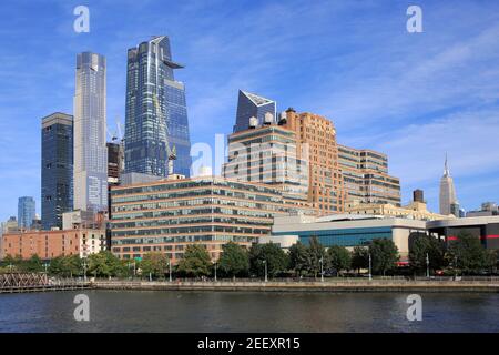 Hudson Yards Skyline, edificio Starrett-Lehigh, fiume Hudson, Hudson River Park, Chelsea, Manhattan, New York City, Stati Uniti Foto Stock