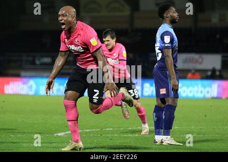 High Wycombe, Regno Unito. 16 Feb 2021. Andre Wisdom di Derby County celebra dopo aver segnato il suo 2 ° goal squadre. EFL Skybet Championship, Wycombe Wanderers / Derby County presso lo stadio Adams Park di High Wycombe, Buckinghamshire, martedì 16 febbraio 2021 . questa immagine può essere utilizzata solo per scopi editoriali. Solo per uso editoriale, è richiesta una licenza per uso commerciale. Nessun utilizzo nelle scommesse, nei giochi o nelle pubblicazioni di un singolo club/campionato/giocatore. pic by Steffan Bowen/Andrew Orchard sports photography/Alamy Live news Credit: Andrew Orchard sports photography/Alamy Live News Foto Stock