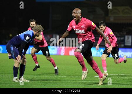 High Wycombe, Regno Unito. 16 Feb 2021. Andre Wisdom di Derby County celebra dopo aver segnato il suo 2 ° goal squadre. EFL Skybet Championship, Wycombe Wanderers / Derby County presso lo stadio Adams Park di High Wycombe, Buckinghamshire, martedì 16 febbraio 2021 . questa immagine può essere utilizzata solo per scopi editoriali. Solo per uso editoriale, è richiesta una licenza per uso commerciale. Nessun utilizzo nelle scommesse, nei giochi o nelle pubblicazioni di un singolo club/campionato/giocatore. pic by Steffan Bowen/Andrew Orchard sports photography/Alamy Live news Credit: Andrew Orchard sports photography/Alamy Live News Foto Stock