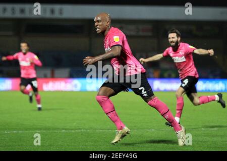 High Wycombe, Regno Unito. 16 Feb 2021. Andre Wisdom di Derby County celebra dopo aver segnato il suo 2 ° goal squadre. EFL Skybet Championship, Wycombe Wanderers / Derby County presso lo stadio Adams Park di High Wycombe, Buckinghamshire, martedì 16 febbraio 2021 . questa immagine può essere utilizzata solo per scopi editoriali. Solo per uso editoriale, è richiesta una licenza per uso commerciale. Nessun utilizzo nelle scommesse, nei giochi o nelle pubblicazioni di un singolo club/campionato/giocatore. pic by Steffan Bowen/Andrew Orchard sports photography/Alamy Live news Credit: Andrew Orchard sports photography/Alamy Live News Foto Stock