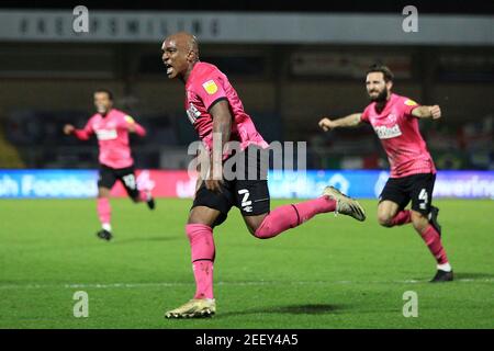 High Wycombe, Regno Unito. 16 Feb 2021. Andre Wisdom di Derby County celebra dopo aver segnato il suo 2 ° goal squadre. EFL Skybet Championship, Wycombe Wanderers / Derby County presso lo stadio Adams Park di High Wycombe, Buckinghamshire, martedì 16 febbraio 2021 . questa immagine può essere utilizzata solo per scopi editoriali. Solo per uso editoriale, è richiesta una licenza per uso commerciale. Nessun utilizzo nelle scommesse, nei giochi o nelle pubblicazioni di un singolo club/campionato/giocatore. pic by Steffan Bowen/Andrew Orchard sports photography/Alamy Live news Credit: Andrew Orchard sports photography/Alamy Live News Foto Stock