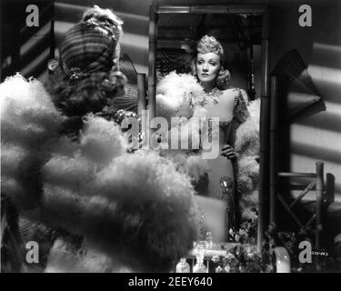 MARLENE DIETRICH in SETTE PECCATORI 1940 regista TAY GARNET produttore Joe Pasternak Miss Dietrich's Downs Irene Universal Pictures Foto Stock