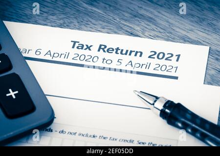 UK HMRC modulo di dichiarazione delle imposte sul reddito 2021 Foto Stock