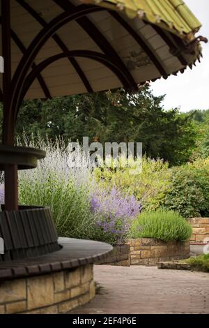 Il Fragrance and Touch Garden presso il Giardino Botanico di Dahlem, Berlino, Germania. Foto Stock