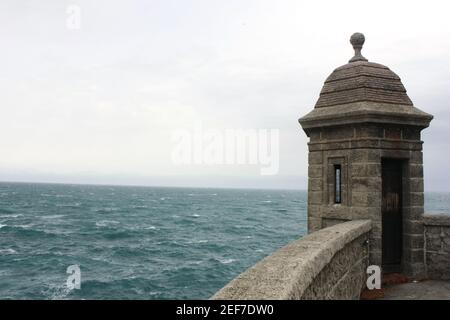 Antica torre di guardia sulla costa di Monaco Foto Stock