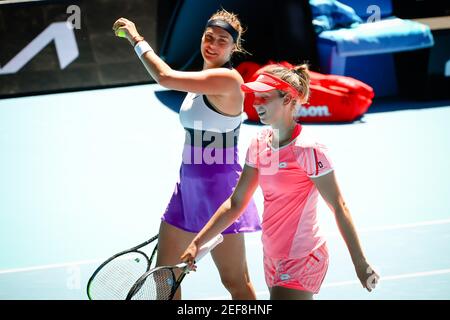 Aryna Sabalenka bielorussa ed Elise Mertens belga raffigurati durante un Partita di tennis tra coppia belga-bielorussa Mertens-Sabalenka e US'-olandese Foto Stock