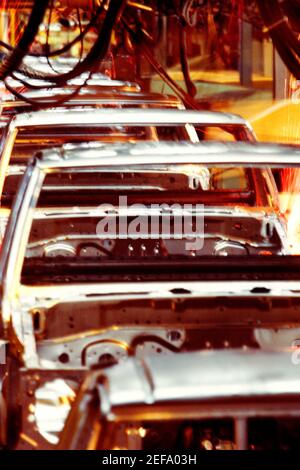 Fila di automobili in una linea di assemblaggio, Smyrna, Tennessee, Stati Uniti Foto Stock