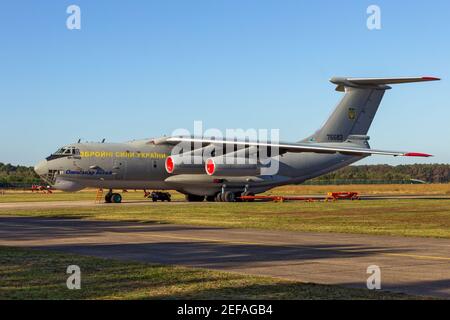 Aereo di trasporto dell'Ukrainian Air Force Ilyushin il-76 nel asfalto della Kleine-Brogel Airbase. Belgio - 14 settembre 2019 Foto Stock