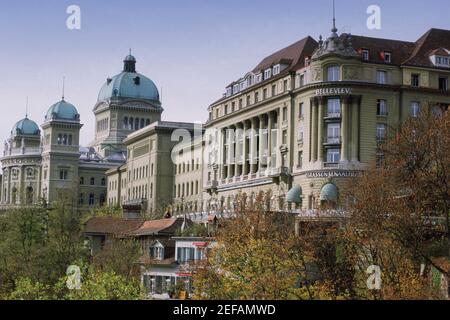 Vista ad angolo basso di un edificio, Hotel Bellevue Palace, Berna, Berna Canton, Svizzera Foto Stock