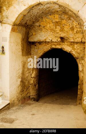 Arco di un edificio, Sorrento, Penisola Sorrentina, Provincia di Napoli, Campania, Italia Foto Stock